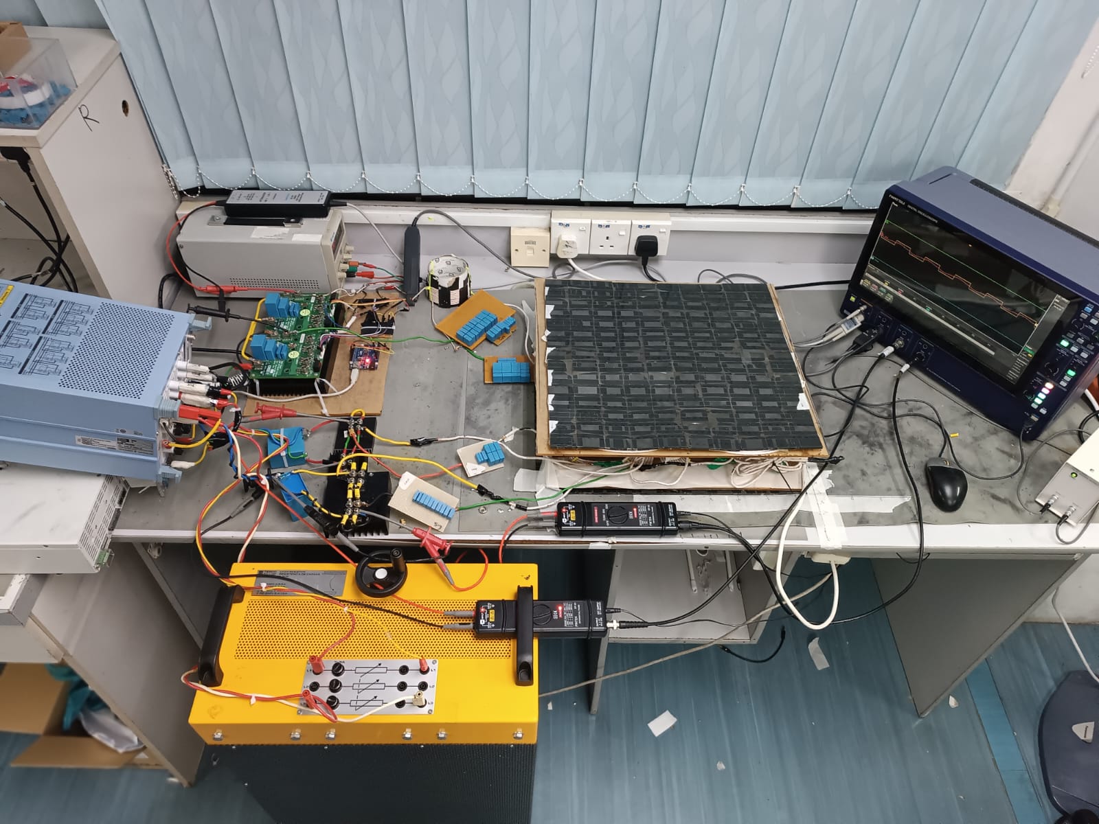 Figure 1 from Dual-Receiver Inductive Power Transfer System with 360° Power Reception